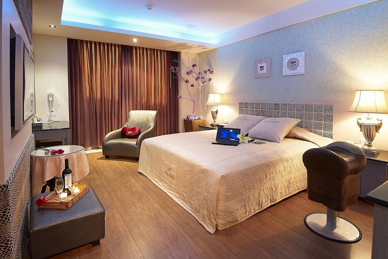 Zhi Baishan Motel Zhunan Ngoại thất bức ảnh